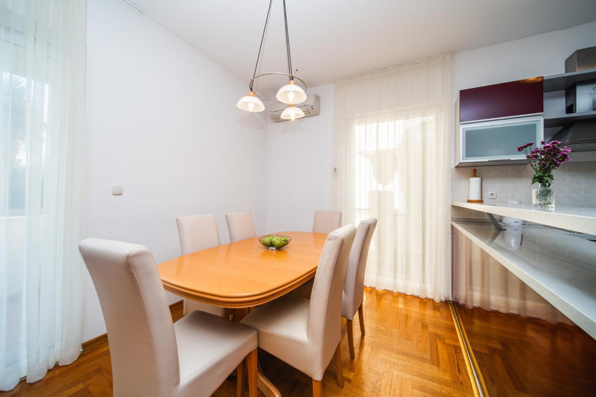 Pervanovo With Free Parking Leilighet *