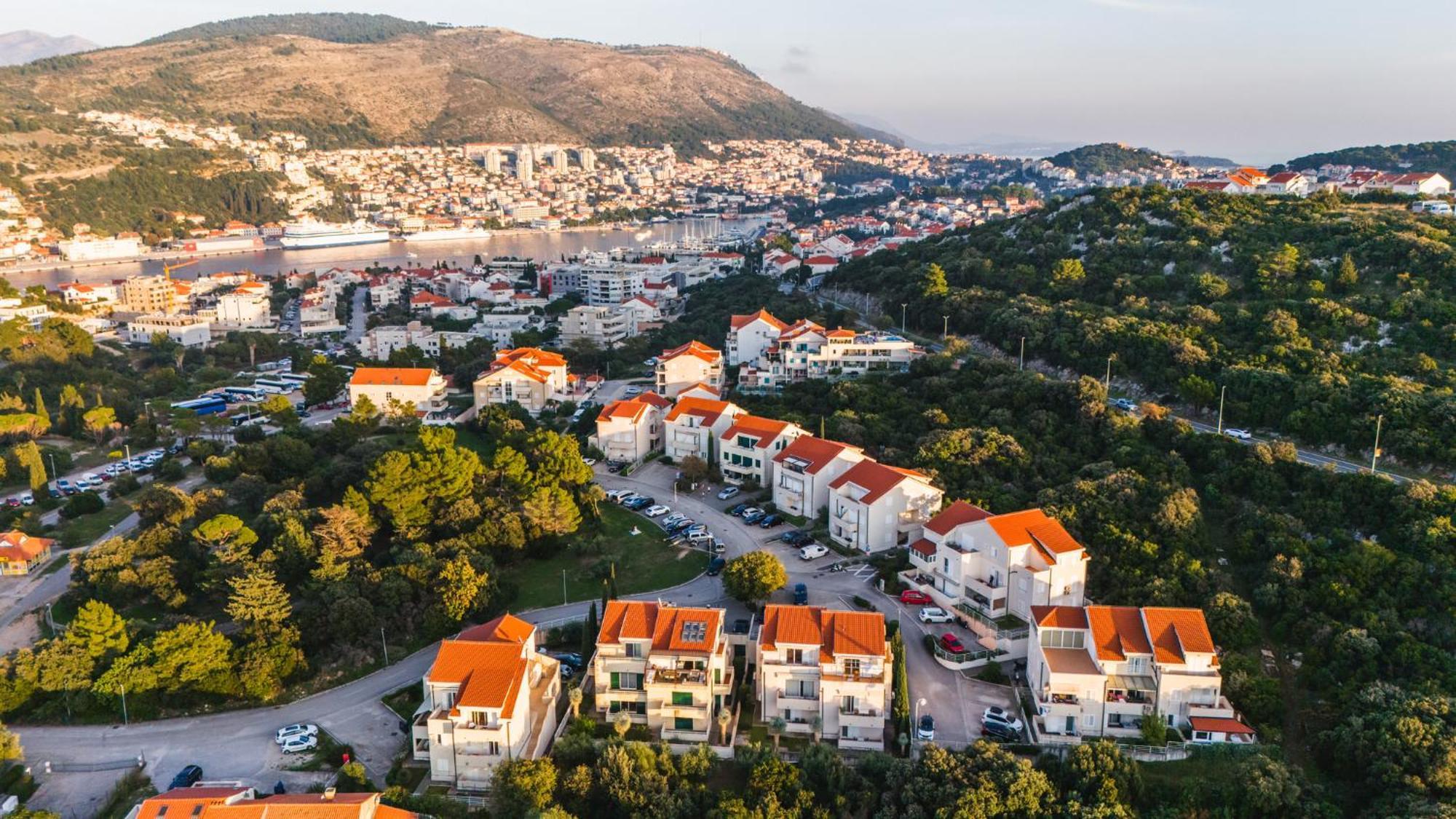 Pervanovo With Free Parking